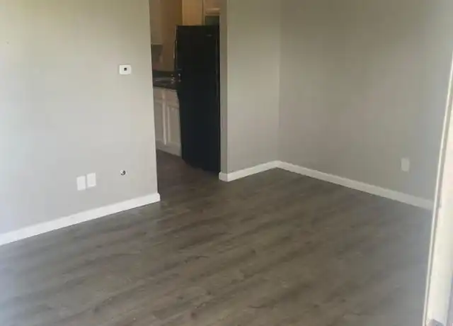 Property at 811 Reisch St, Springfield, IL, 62702, 1 bed, 1 bath, [object Object]
