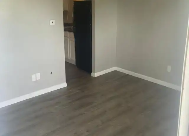 Property at 811 Reisch St, Springfield, IL, 62702, 1 bed, 1 bath, [object Object]