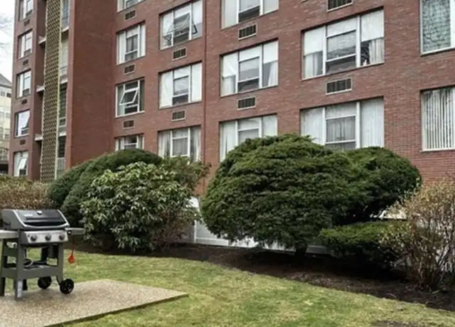 Property at 20 Hammond Pond Pkwy #503, Chestnut Hill, MA, 02467, 1 bed, 1 bath, [object Object]