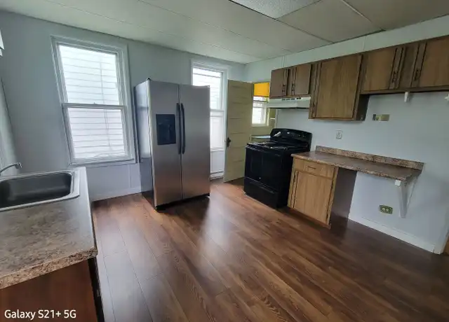 Property at 1305 Parkwood Blvd Unit Parkwood Blvd1305-1, Schenectady, NY, 12308, 4 beds, 1 bath, [object Object]
