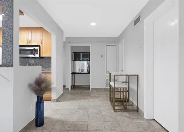 Property at 2333 Bering Dr #124, Houston, TX, 77057, 1 bed, 1 bath, [object Object]