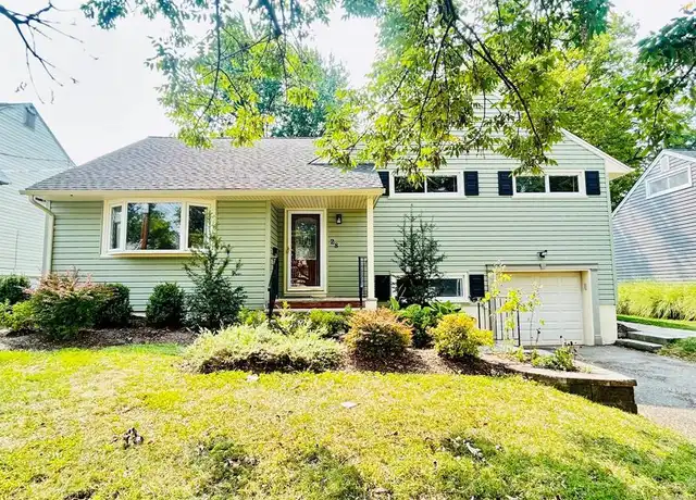 Property at 28 Urma Pl, Bloomfield, NJ, 07003, 4 beds, 2 baths, [object Object]