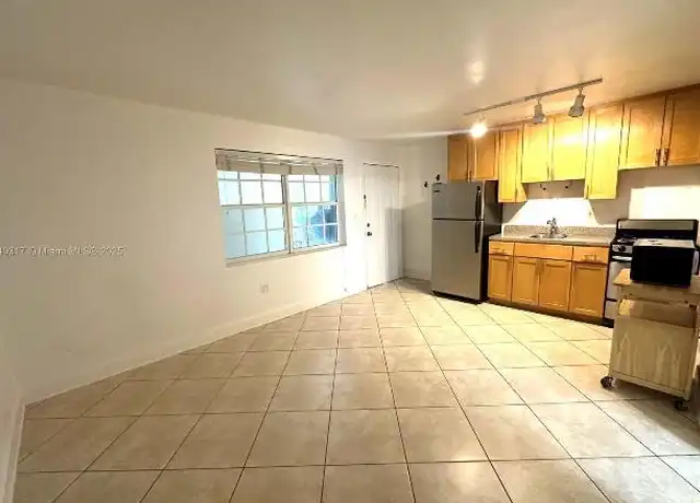 Property at 345 Michigan Ave, Miami Beach, FL, 33139, 1 bed, 1 bath, [object Object]