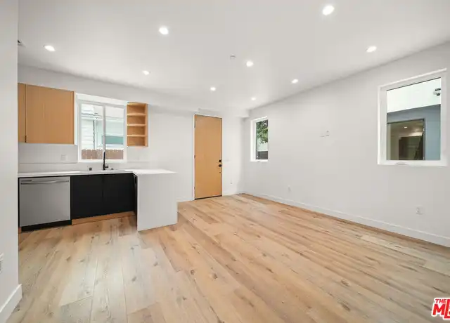 Property at 1520 Magnolia Ave Unit C, Los Angeles, CA, 90006, 2 beds, 1 bath, [object Object]