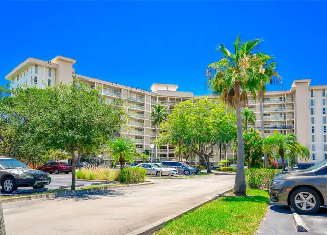 Property at 2681 S Course Dr #212, Pompano Beach, FL, 33069, 3 beds, 2 baths, [object Object]
