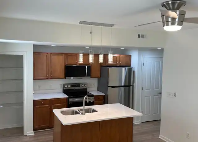 Property at 10639 Meeting St, Prospect, KY, 40059, 2 beds, 1 bath, [object Object]