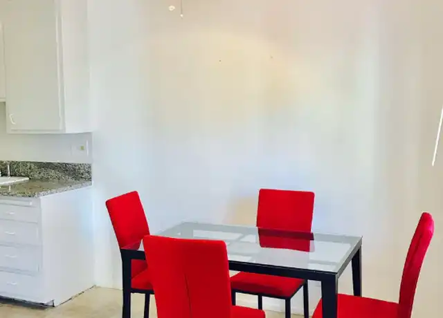 Property at 2300 Oak St Unit 1-B2, Santa Monica, CA, 90405, 2 beds, 2 baths, [object Object]