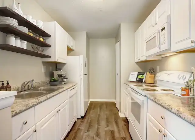 Property at Southland Greens Apartments - 11332 Southland Rd, Cincinnati, OH, 45240, 2 beds, 1 bath, [object Object]