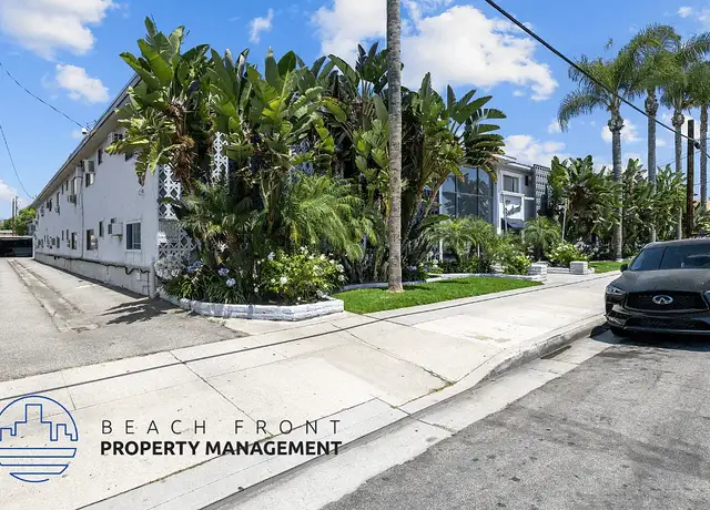 Photo of 10429 La Reina Ave, Downey, CA 90241