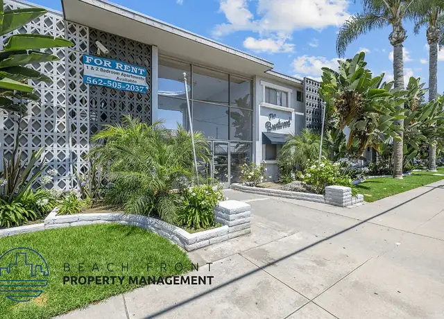 Photo of 10429 La Reina Ave, Downey, CA 90241