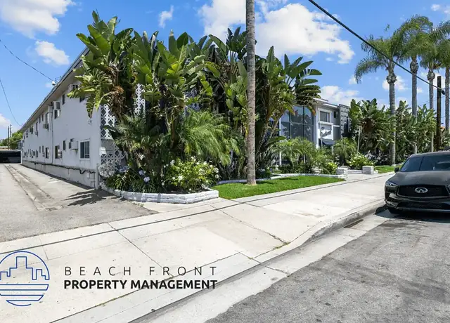 Photo of 10429 La Reina Ave, Downey, CA 90241
