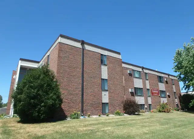 Property at Crestwood Apartments - 424 6th St E, West Fargo, ND, 58078, 2-3 beds, 1 bath, [object Object]