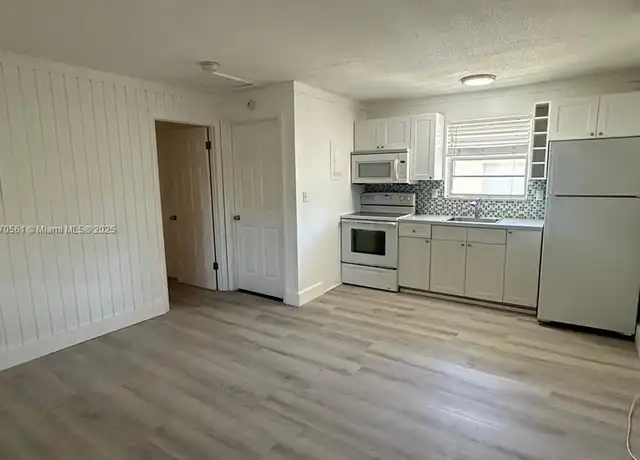 Property at 2020 Miami Rd Unit B, Fort Lauderdale, FL, 33316, 1 bed, 1 bath, [object Object]