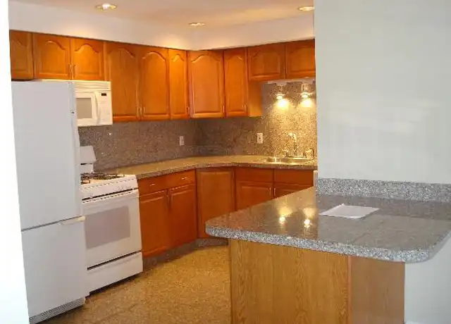 Property at 41 Western Ave, Gloucester, MA, 01930, 2 beds, 2 baths, [object Object]