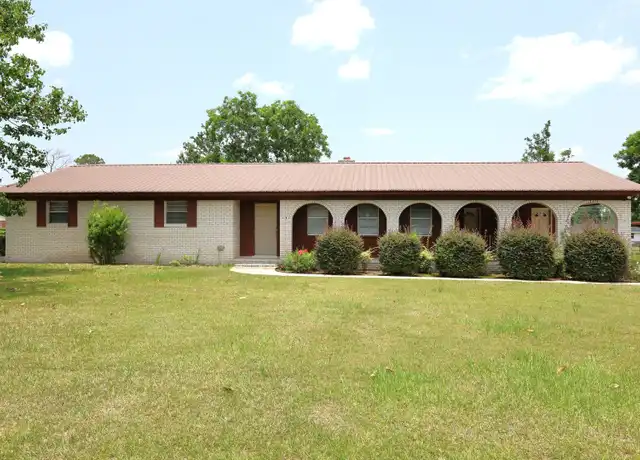 Property at 3101 Wallace Dr, Valdosta, GA, 31605, 3 beds, 2 baths, [object Object]