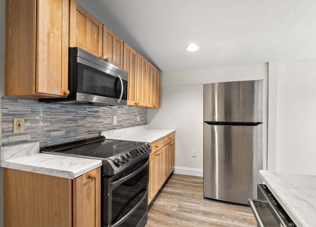 Photo of 617 Washington St Unit 2, South Easton, MA 02375
