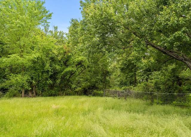 Photo of 617 Washington St Unit 2, South Easton, MA 02375