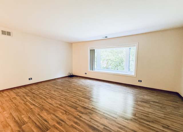 Photo of 1501 N Milwaukee Ave Unit 3A, Libertyville, IL 60048
