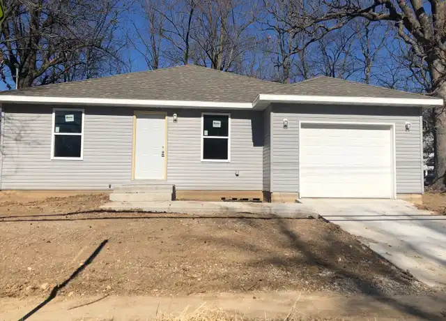 Property at 1521 E Dale St, Springfield, MO, 65803, 3 beds, 2 baths, [object Object]