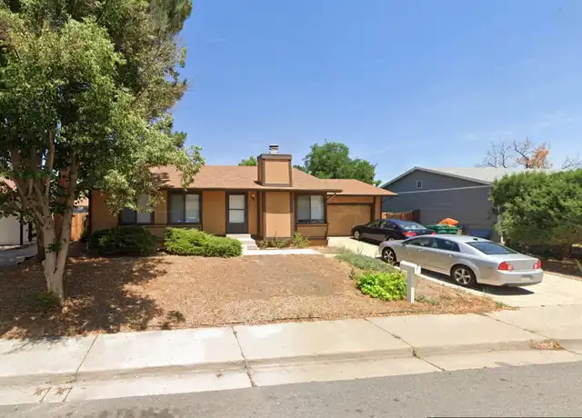 Property at 16825 E Kenyon Dr, Aurora, CO, 80013, 3 beds, 2 baths, [object Object]