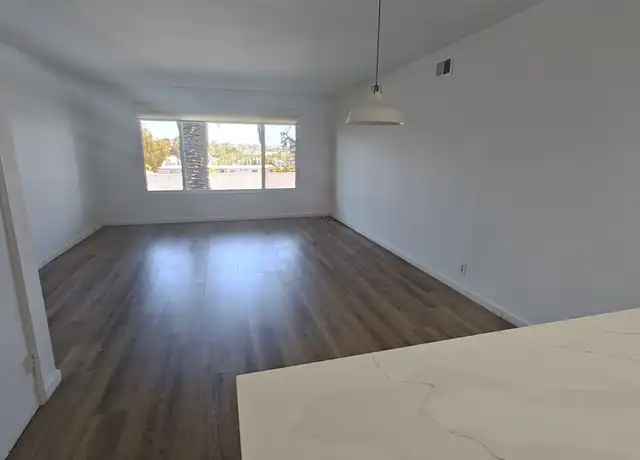 Property at 431 Marine St Unit 4, Santa Monica, CA, 90405, 2 beds, 1.5 baths, [object Object]