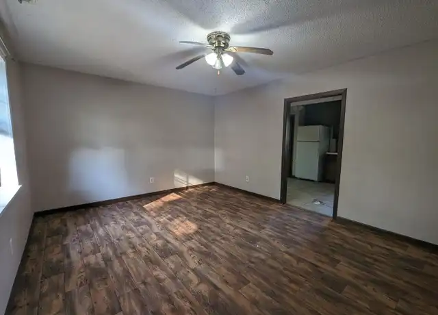 Property at 885 23rd St, Batesville, AR, 72501, 2 beds, 1.5 baths, [object Object]