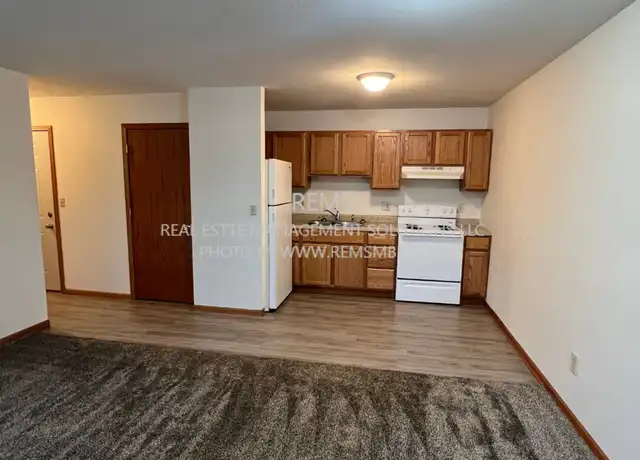 Property at 122 Maine St Unit 202, Mauston, WI, 53948, 2 beds, 1 bath, [object Object]