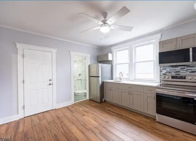 Property at 676-678 Clarkson Ave, Elizabeth, NJ, 07202, 2 beds, 1 bath, [object Object]