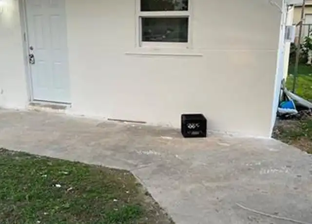 Property at 1107 SW 2nd St, Homestead, FL, 33030, 2 beds, 1 bath, [object Object]