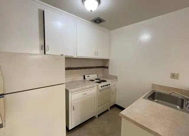 Property at 443 Lee St, Oakland, CA, 94610, 1-2 bed, 1 bath, [object Object]