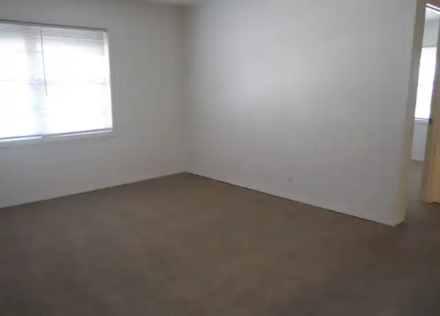 Property at 2004 W 27th St Unit 2, Lawrence, KS, 66046, 2 beds, 1 bath, [object Object]