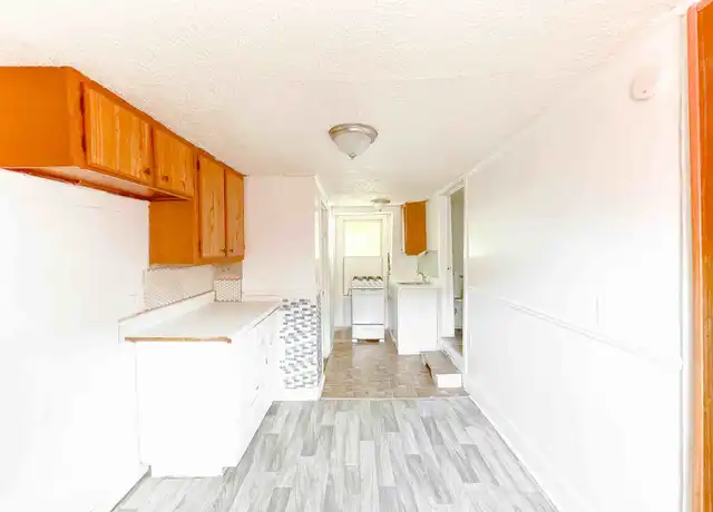 Property at 311 Rumsey Ave Unit 3, Lansing, MI, 48912, 1 bed, 1 bath, [object Object]