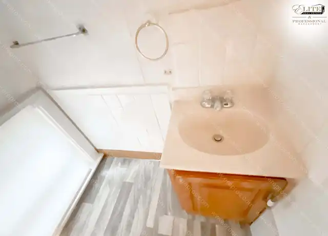 Property at 311 Rumsey Ave Unit 3, Lansing, MI, 48912, 1 bed, 1 bath, [object Object]