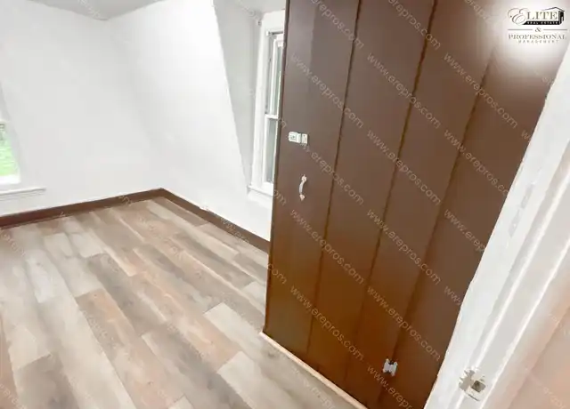 Property at 311 Rumsey Ave Unit 3, Lansing, MI, 48912, 1 bed, 1 bath, [object Object]