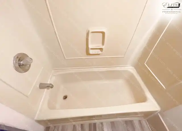 Property at 311 Rumsey Ave Unit 3, Lansing, MI, 48912, 1 bed, 1 bath, [object Object]