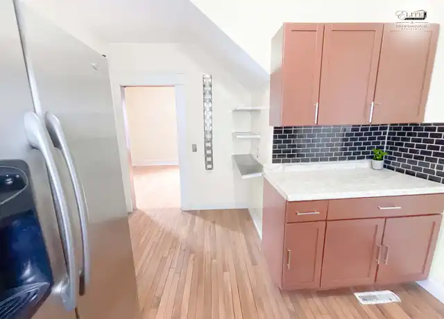 Property at 311 Rumsey Ave Unit 3, Lansing, MI, 48912, 1 bed, 1 bath, [object Object]