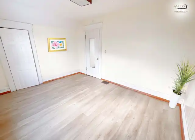 Property at 311 Rumsey Ave Unit 3, Lansing, MI, 48912, 1 bed, 1 bath, [object Object]