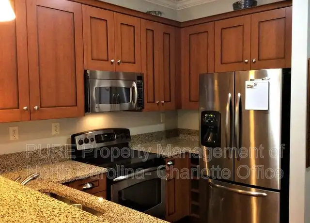 Property at 230 S Tryon St #703, Charlotte, NC, 28202, 1 bed, 1 bath, [object Object]