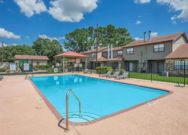 Property at REGENCY PLACE APARTMENTS - 5550 Folsom Dr, Beaumont, TX, 77706, 1-2 bed, 1.5-2 baths, [object Object]