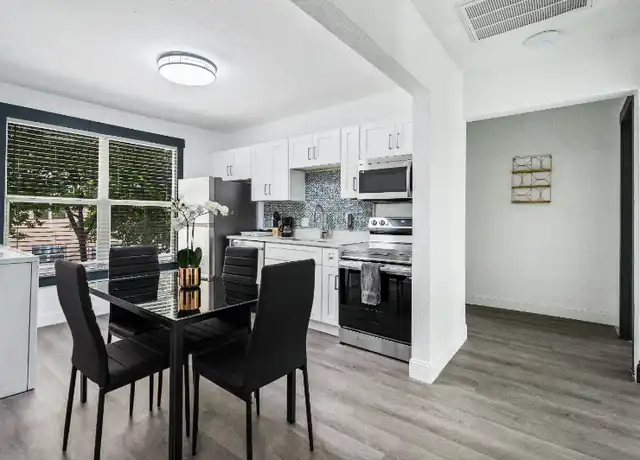 Property at 209 W Gladys St Unit 1, Tampa, FL, 33602, 2 beds, 1 bath, [object Object]