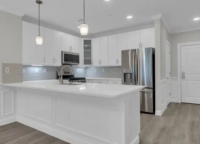 Property at 320 Middlesex Ave Unit E304, Medford, MA, 02155, 1 bed, 1 bath, [object Object]