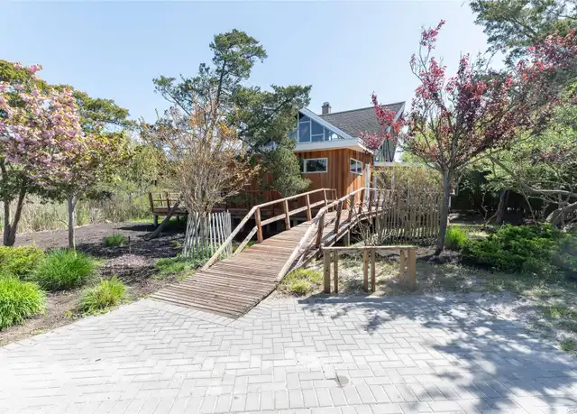 Property at 32 Kelp Ave, Bay Shore, NY, 11706, 5 beds, 2 baths, [object Object]