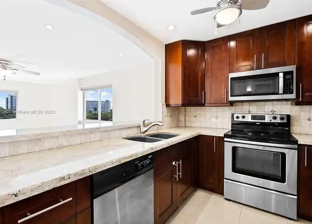 Property at 619 Orton Ave, Fort Lauderdale, FL, 33304, 1 bed, 1 bath, [object Object]