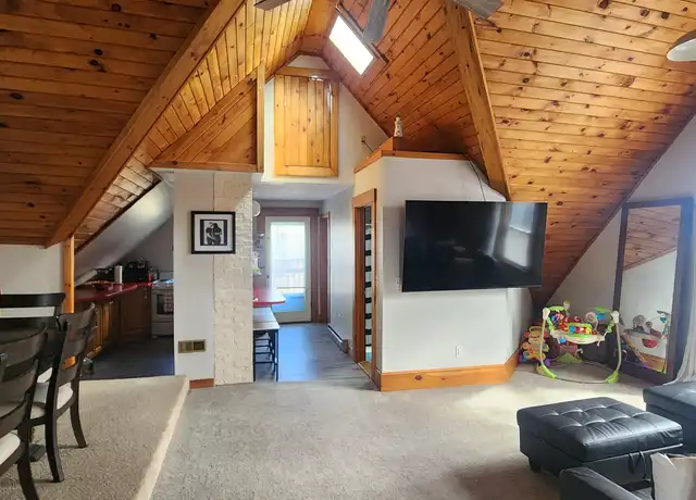 Property at 6 W Main St Unit 3rd floor, Newton, NH, 03858, 1 bed, 1 bath, [object Object]