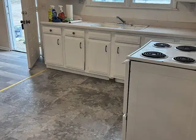 Property at 100 W Grandview Dr Unit 408, Junction City, KS, 66441, 2 beds, 1 bath, [object Object]