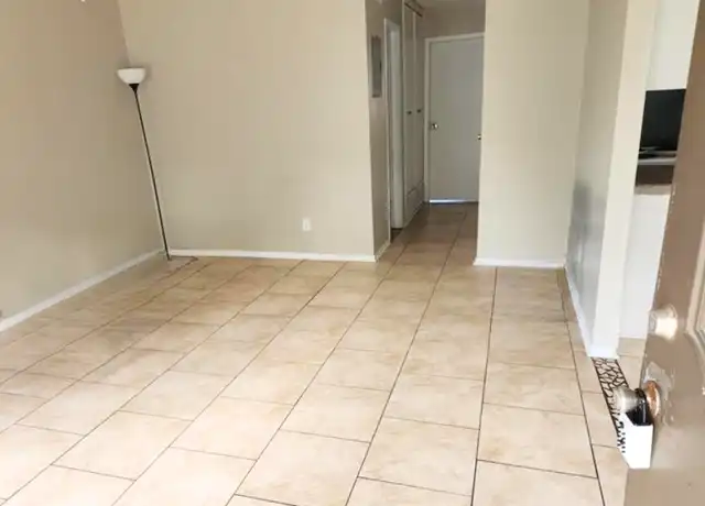 Property at 1400 S St Marys St, Beeville, TX, 78102, 2 beds, 1 bath, [object Object]