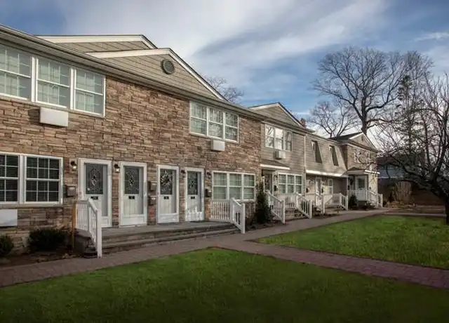 Property at 45 Fairfield Way Unit LA06, Commack, NY, 11725, 1 bed, 1 bath, [object Object]