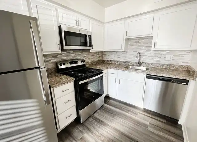 Property at Walnut Creek Townhomes - 4042 Georgetown Rd, Blue Ash, OH, 45236, 2-3 beds, 1.5 baths, [object Object]