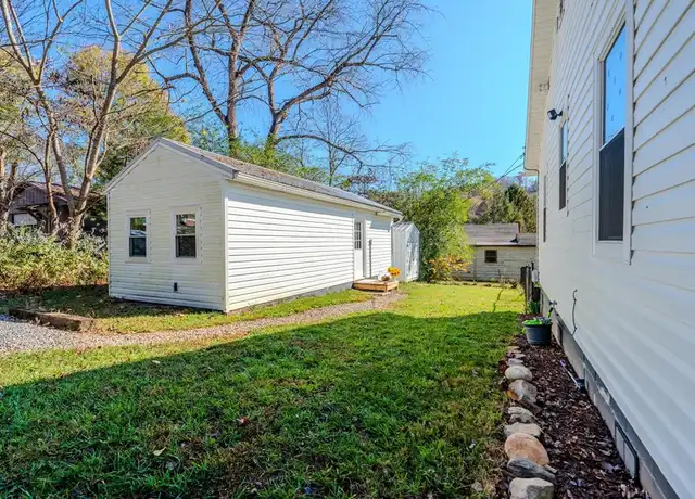 Property at 105 Hillside St Unit B, Franklin, NC, 28734, 1 bed, 1 bath, [object Object]