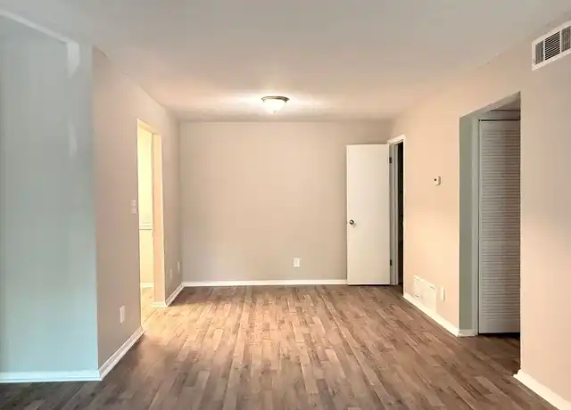 Property at Royal Manor Apartments - 3900 Memorial Dr, Decatur, GA, 30032, 1-2 bed, 1-1.5 bath, [object Object]